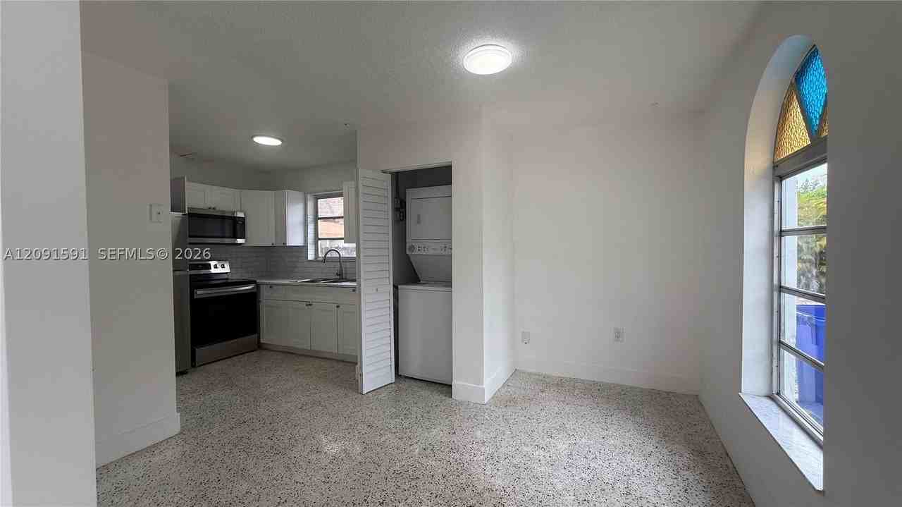 3216 Sw 25th Ter #3216 - Photo 6 of 12