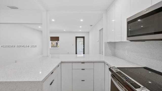 1010 Ne 138th St #1 - Photo 7 of 15