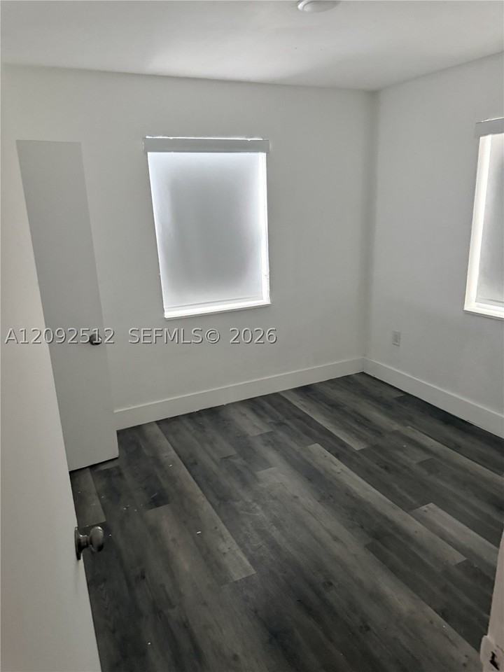 1864 Nw 88th Ter - Photo 5 of 6