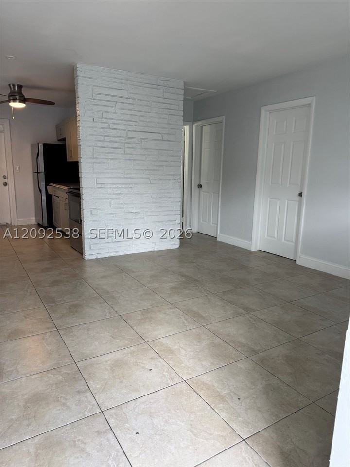 753 Nw 5th St #1 - Photo 2 of 12