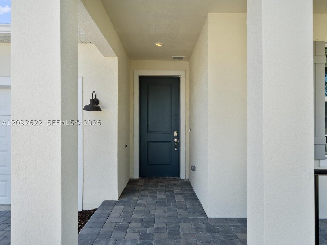 6712 Nw Cloverdale Ave #6712 - Photo 3 of 23