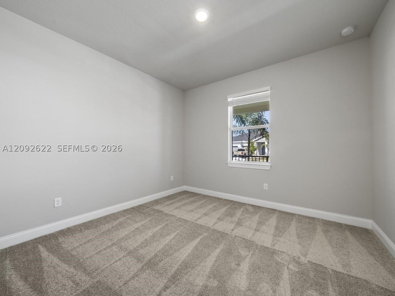 6712 Nw Cloverdale Ave #6712 - Photo 4 of 23