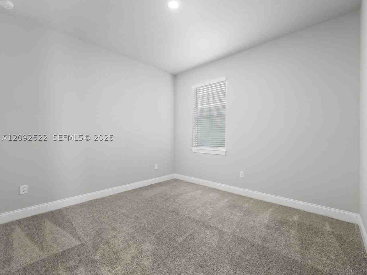 6712 Nw Cloverdale Ave #6712 - Photo 6 of 23