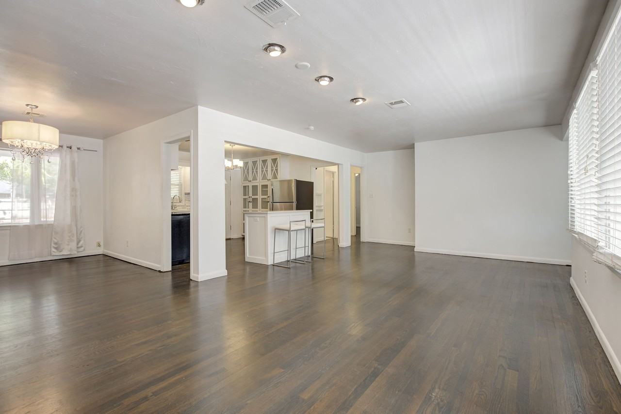 1227 W Brooks St #1 - Photo 6 of 35