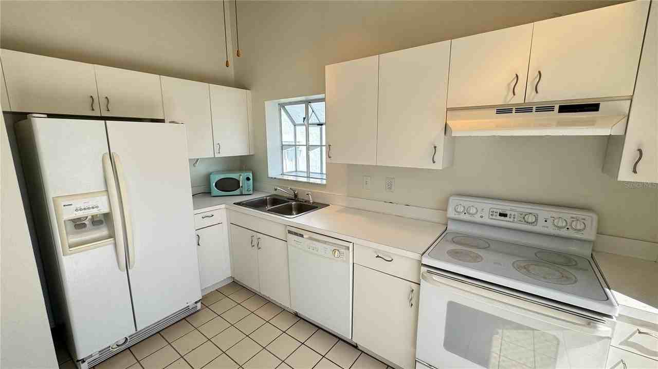 950 Waterside Ln - Photo 7 of 36