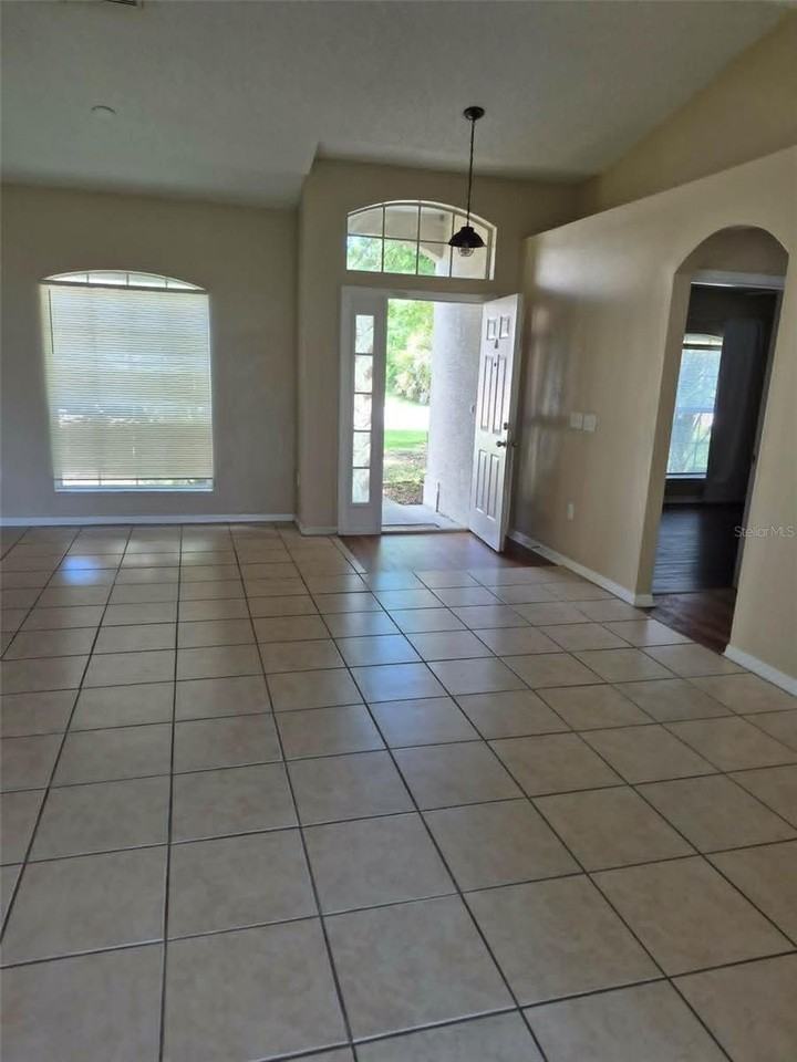 7 Bishop Ln - Photo 2 of 10
