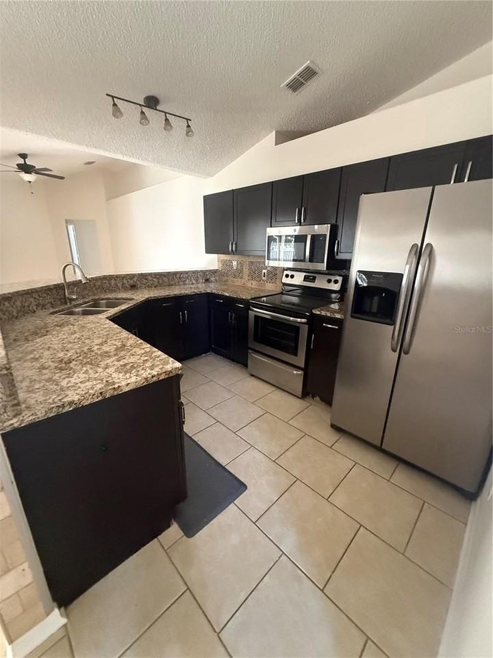 36 Firethorn Ln - Photo 7 of 27