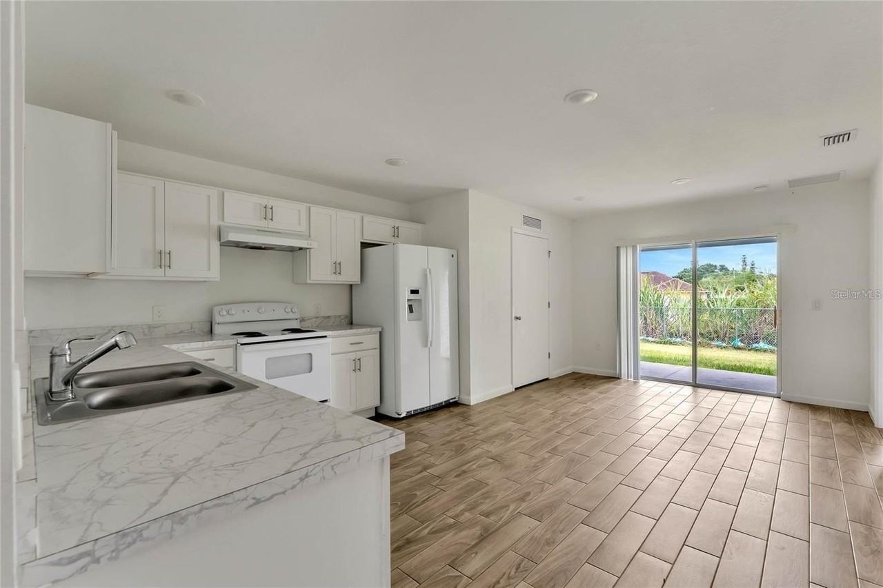 808 Abbeville Ct #B - Photo 3 of 8