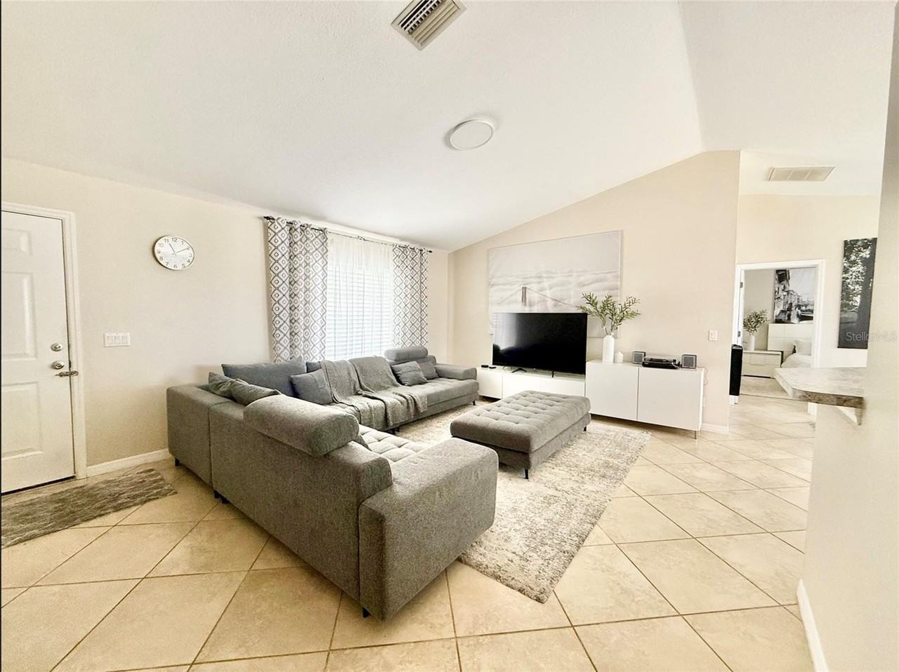 12207 Cotorro Ave - Photo 4 of 18