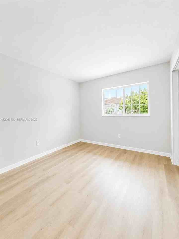680 Cypress Club Way #680J - Photo 3 of 7