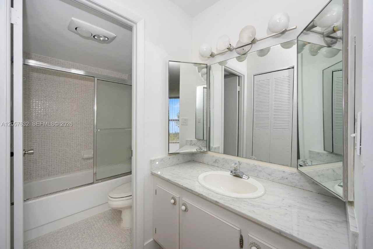 680 Cypress Club Way #680J - Photo 6 of 7