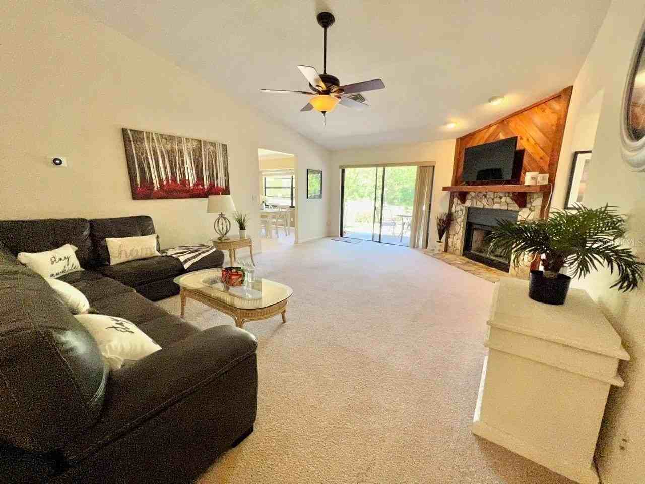 2124 Rivers Edge Ct - Photo 2 of 38