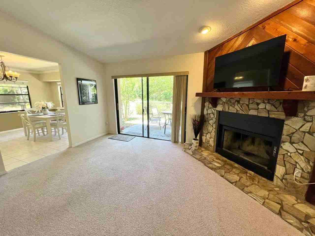 2124 Rivers Edge Ct - Photo 4 of 38