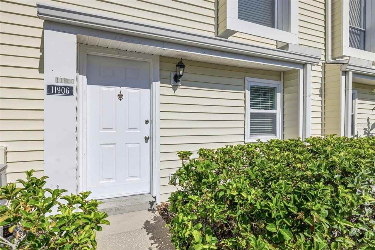 11906 Cypress Hill Cir - Photo 3 of 26