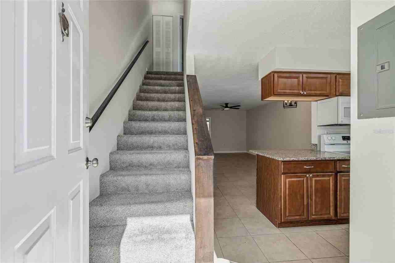 11906 Cypress Hill Cir - Photo 4 of 26