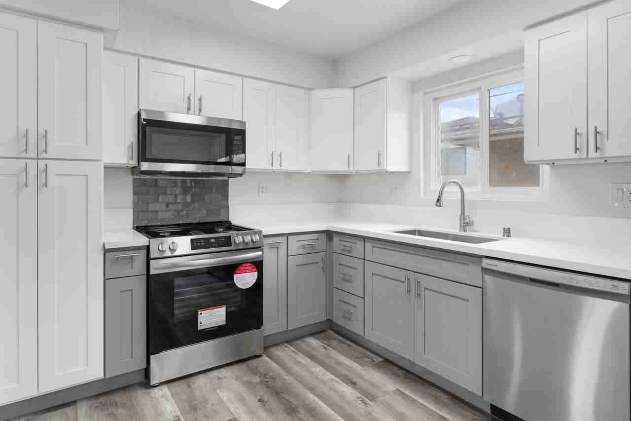 323 14th Street - Photo 2 of 18
