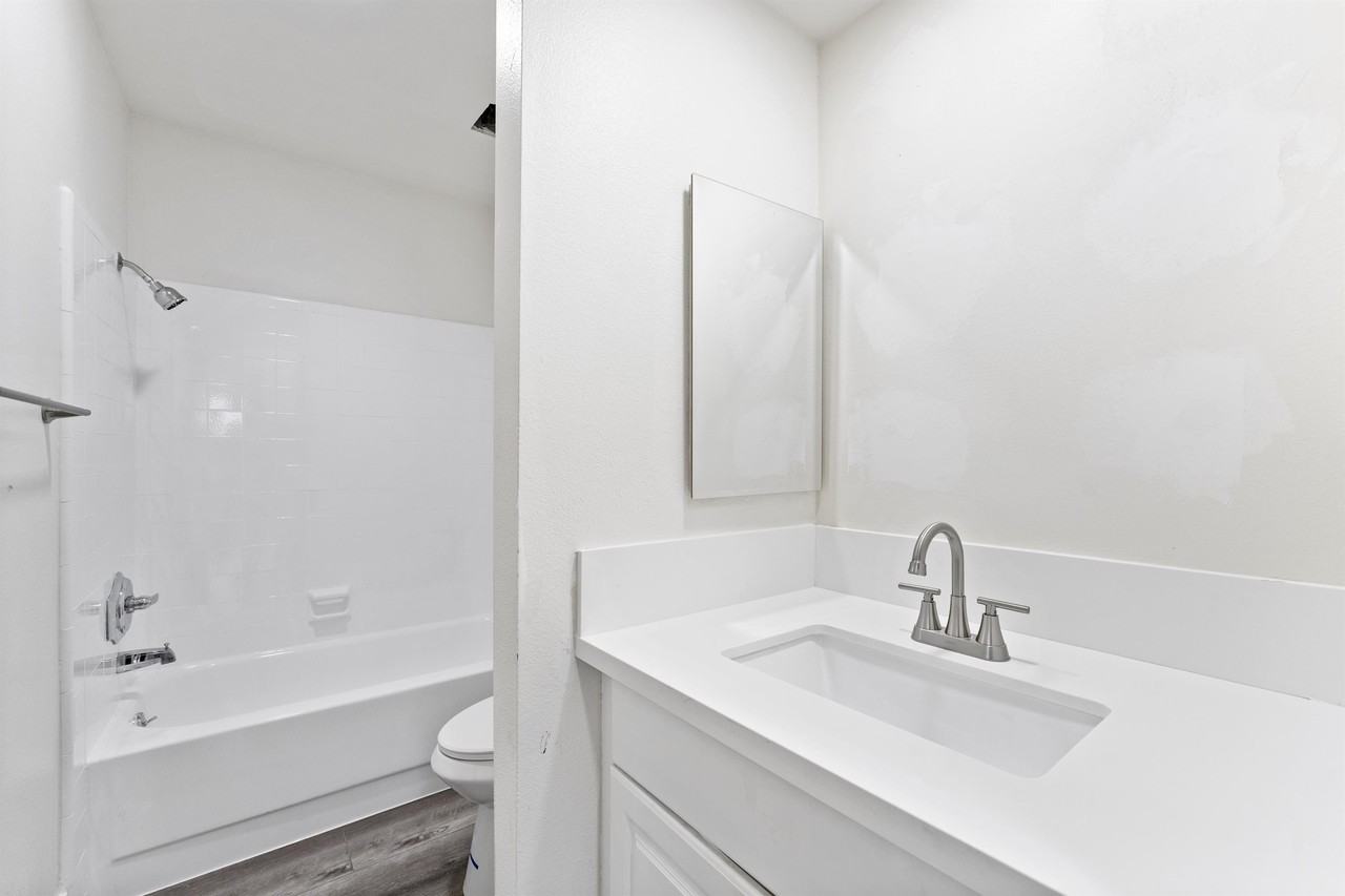 323 14th Street - Photo 5 of 18