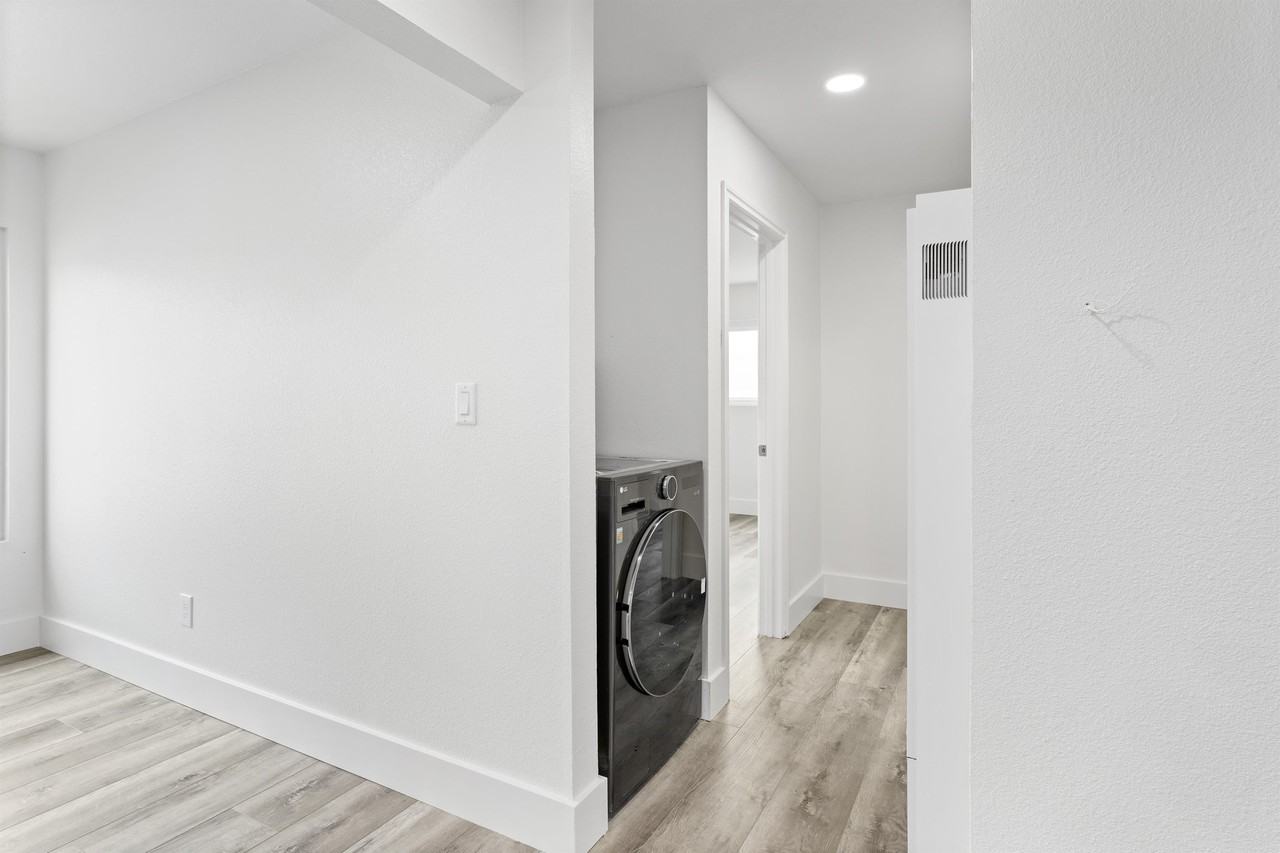 323 14th Street - Photo 6 of 18