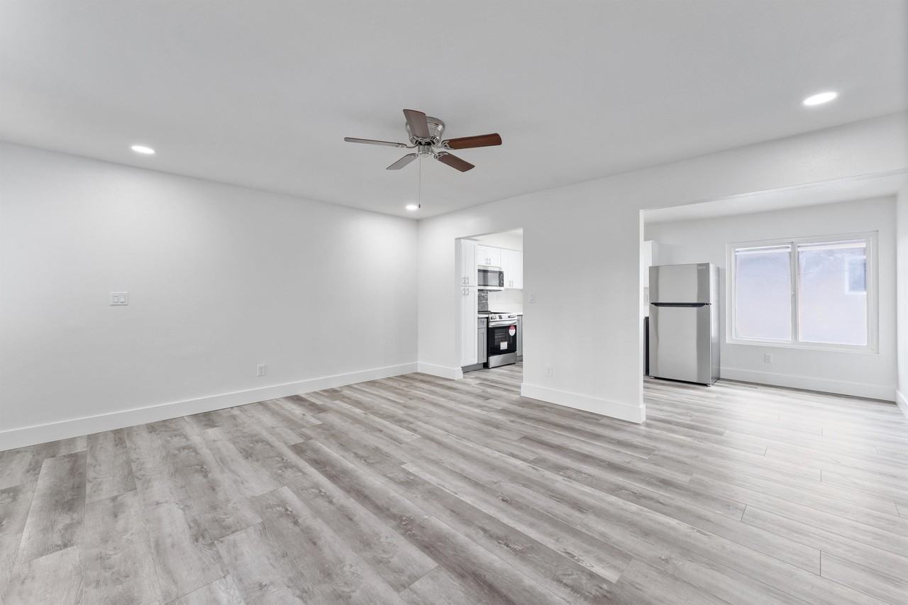 323 14th Street - Photo 7 of 18