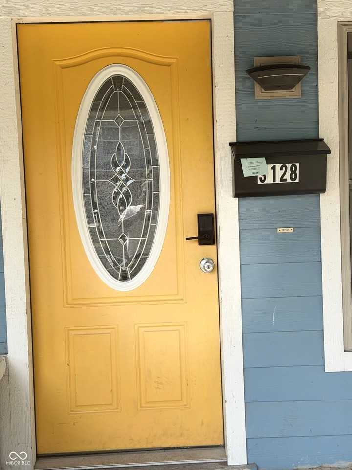 3128 Broadway St - Photo 2 of 3