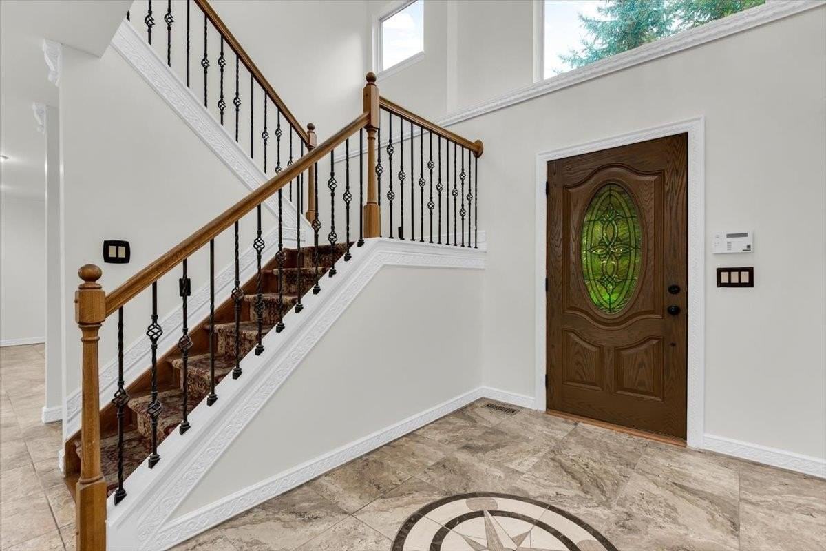 7295 W Maple Rd - Photo 3 of 42