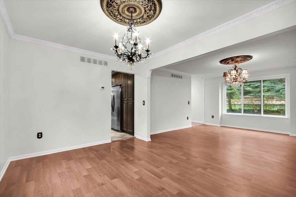 7295 W Maple Rd - Photo 7 of 42