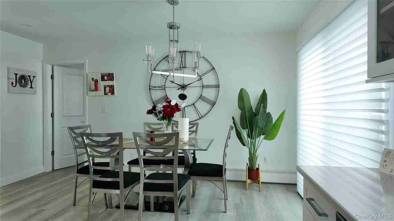 10 Lenox Ct #807 - Photo 4 of 17