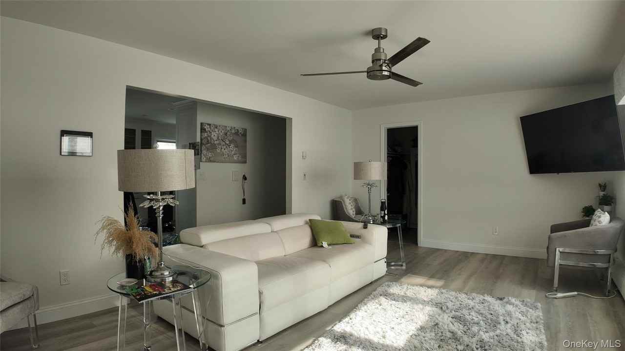 10 Lenox Ct #807 - Photo 7 of 17