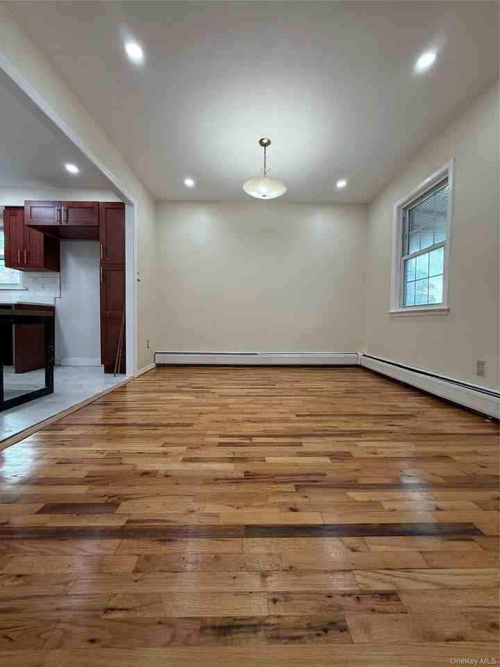 164 84 Ave - Photo 3 of 12