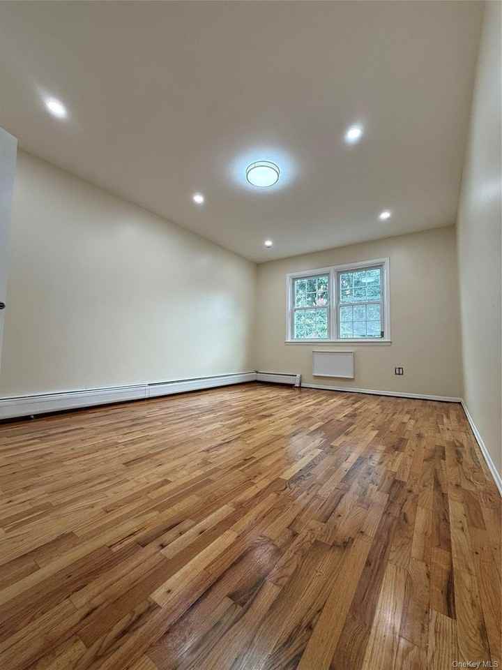 164 84 Ave - Photo 7 of 12