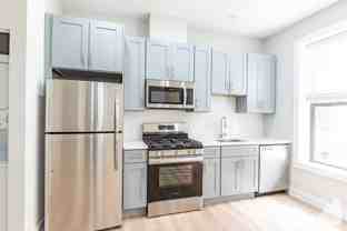 428 W Belden Ave - Photo 1 of 1