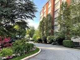 22 Chestnut Pl #M4 - Photo 4 of 8