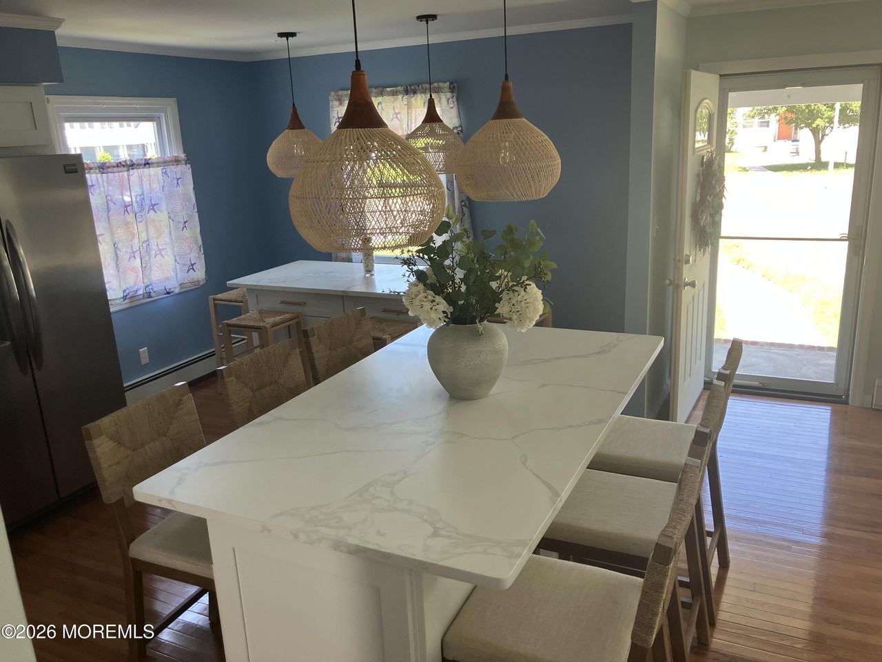210 Laurel Ct - Photo 7 of 20