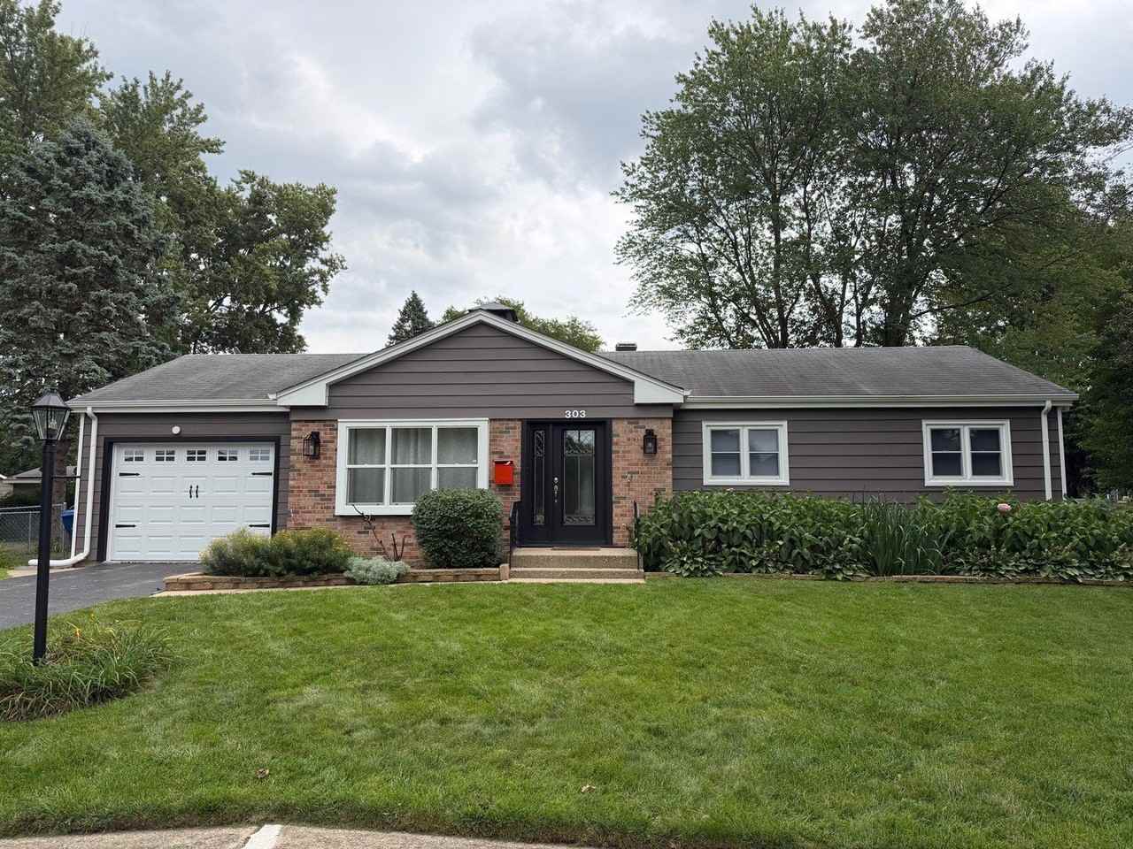 303 Lee Ct