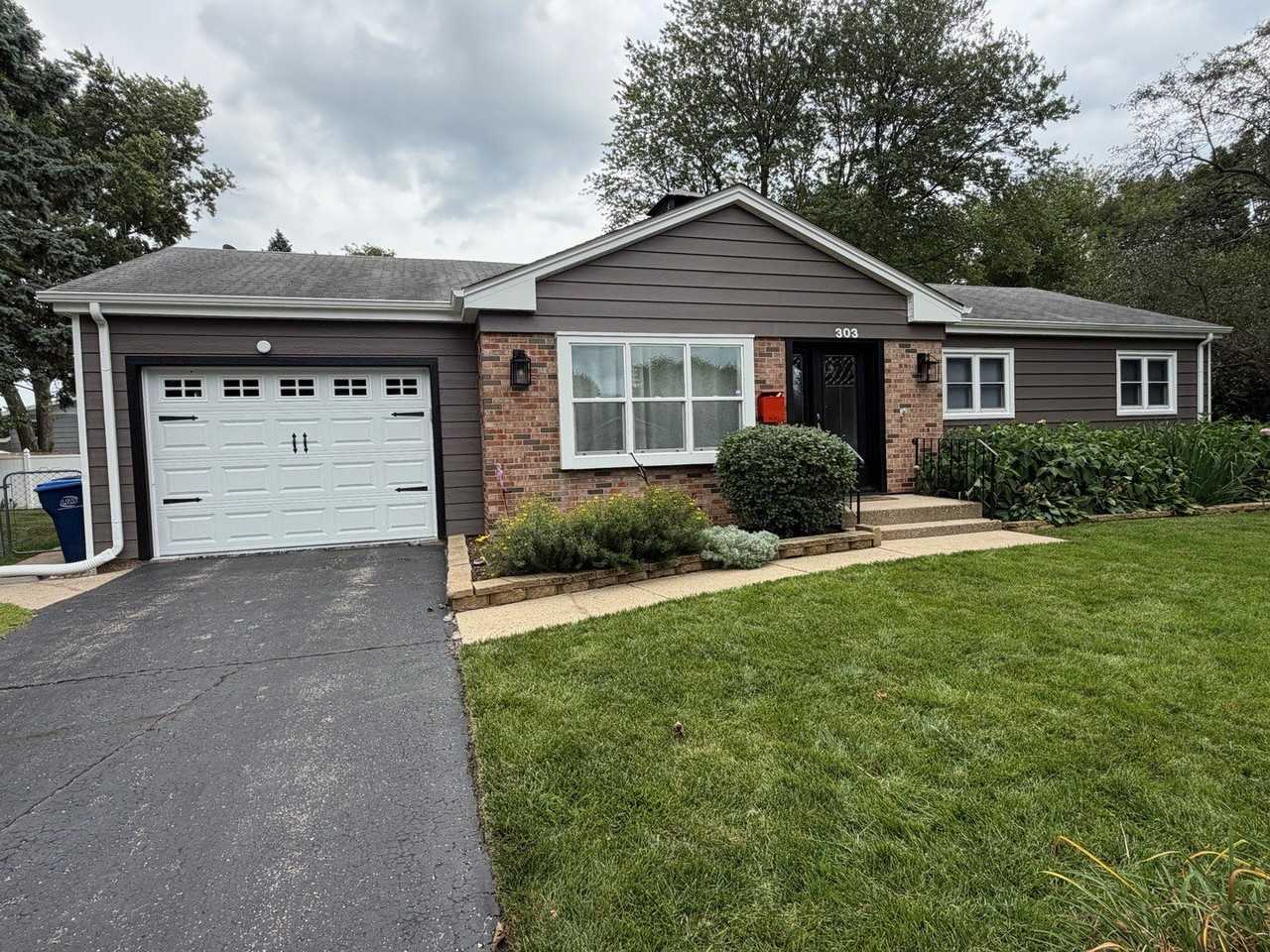 303 Lee Ct - Photo 2 of 25