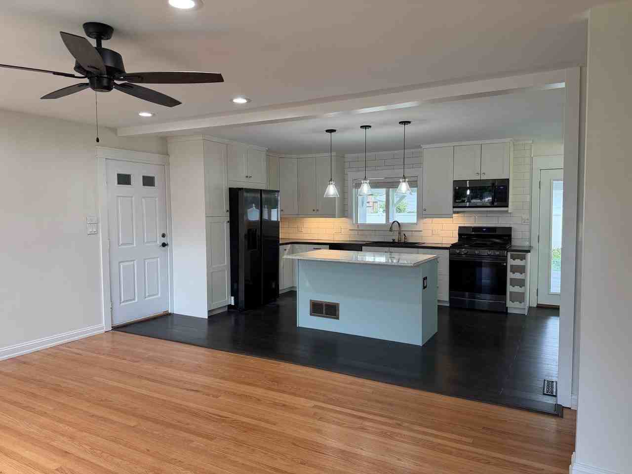 303 Lee Ct - Photo 4 of 25