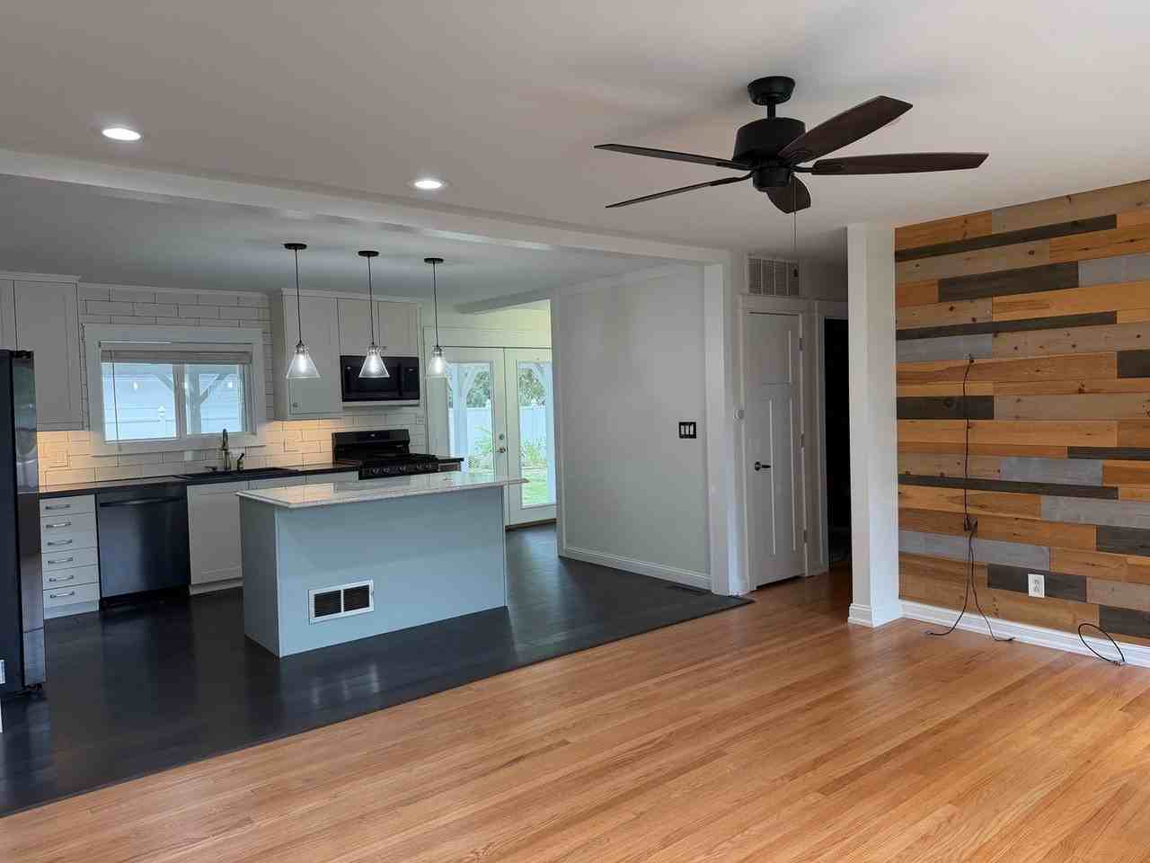303 Lee Ct - Photo 5 of 25