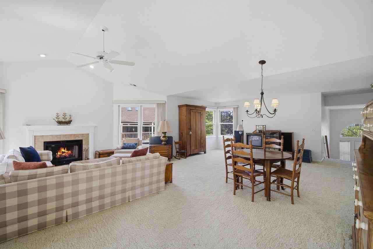 326 Satinwood Ct N #326 - Photo 3 of 18