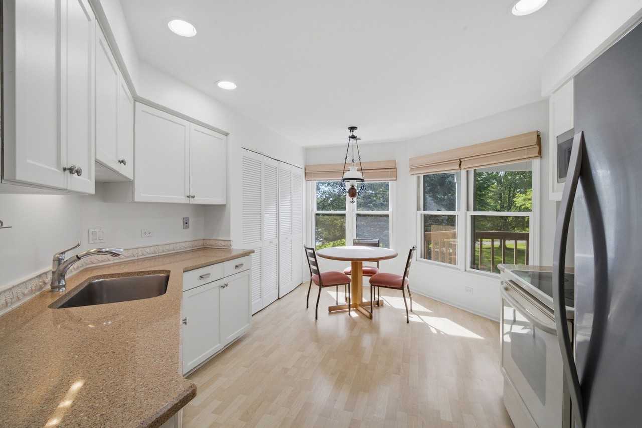 326 Satinwood Ct N #326 - Photo 4 of 18