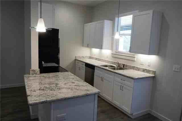 211 S Cypress St - Photo 3 of 14