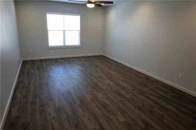 211 S Cypress St - Photo 5 of 14