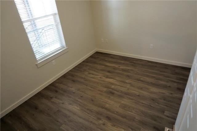 211 S Cypress St - Photo 6 of 14