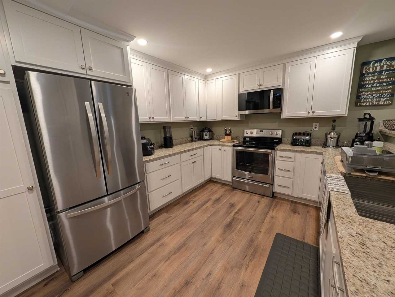 208 W Shore Rd #5 - Photo 3 of 29