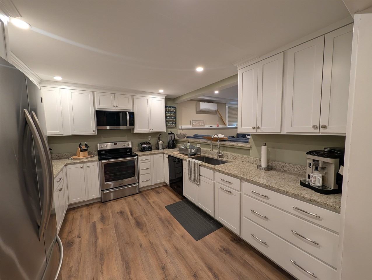 208 W Shore Rd #5 - Photo 5 of 29