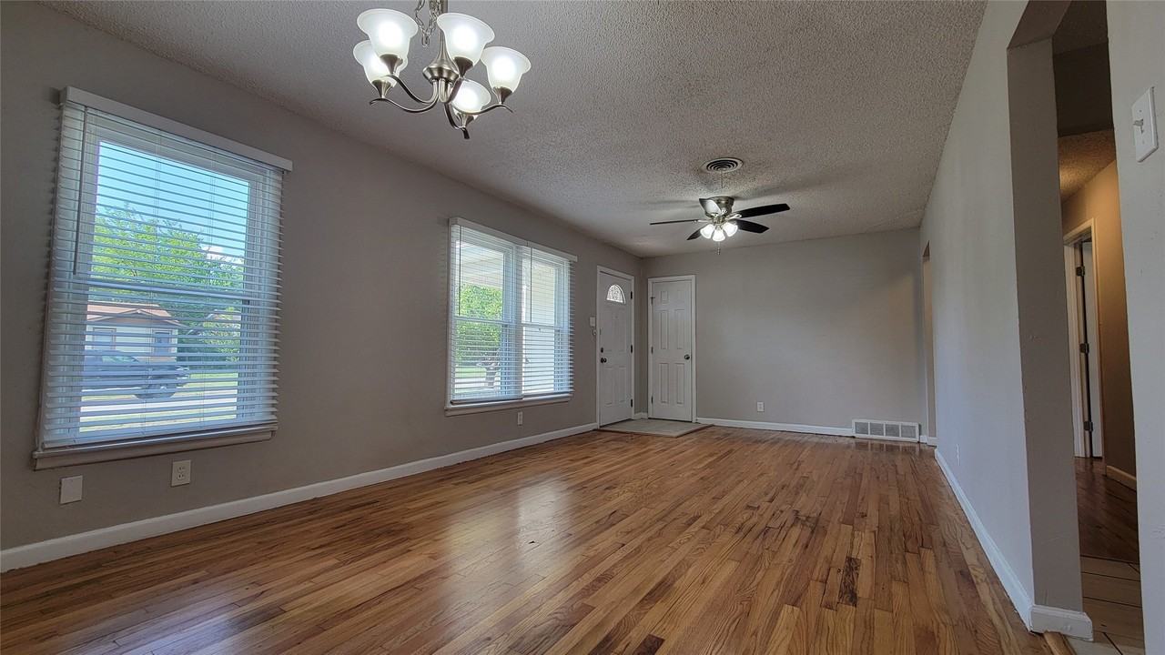 4804 Sabelle Ln - Photo 6 of 25