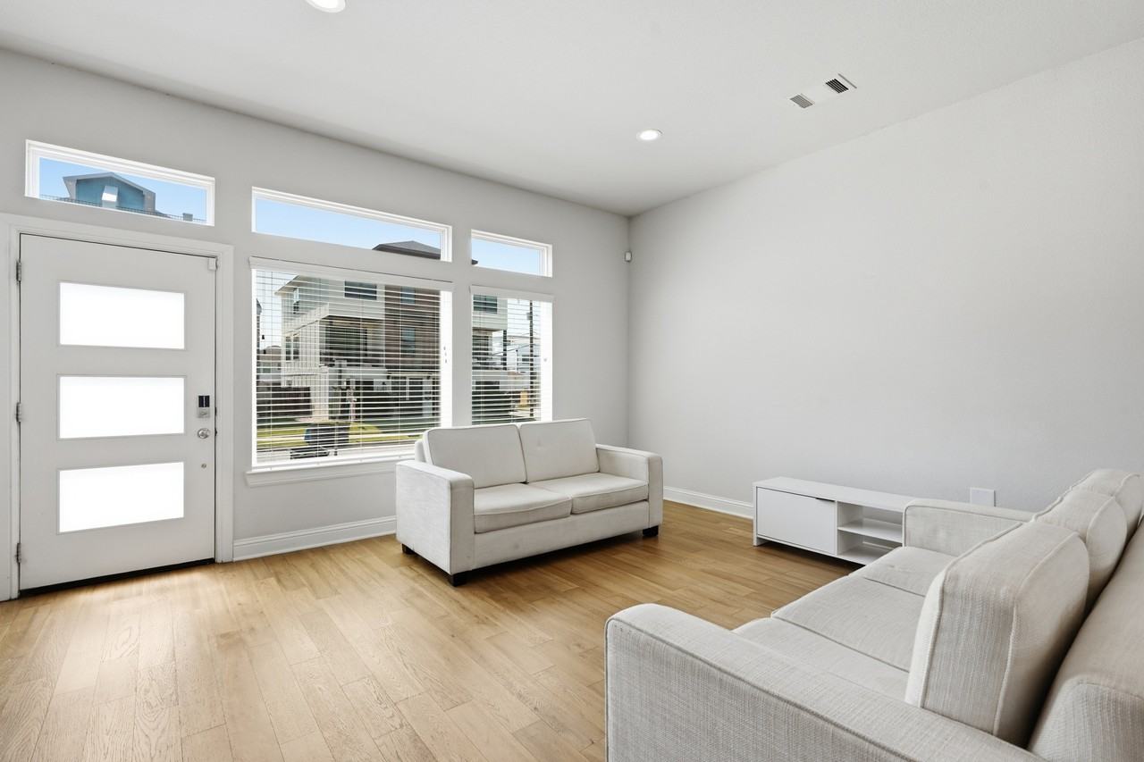 3205 Forest Park Blvd #1 - Photo 7 of 28