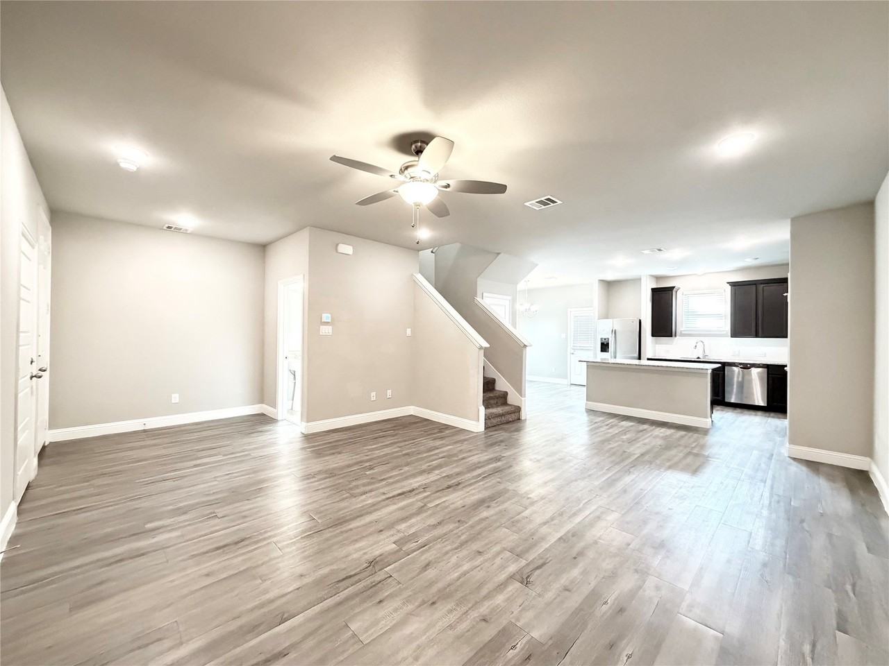 4925 Sanger Circle Dr - Photo 5 of 27