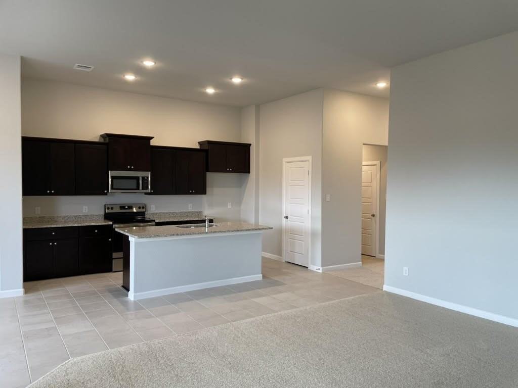 1306 Sundance Ln - Photo 4 of 19