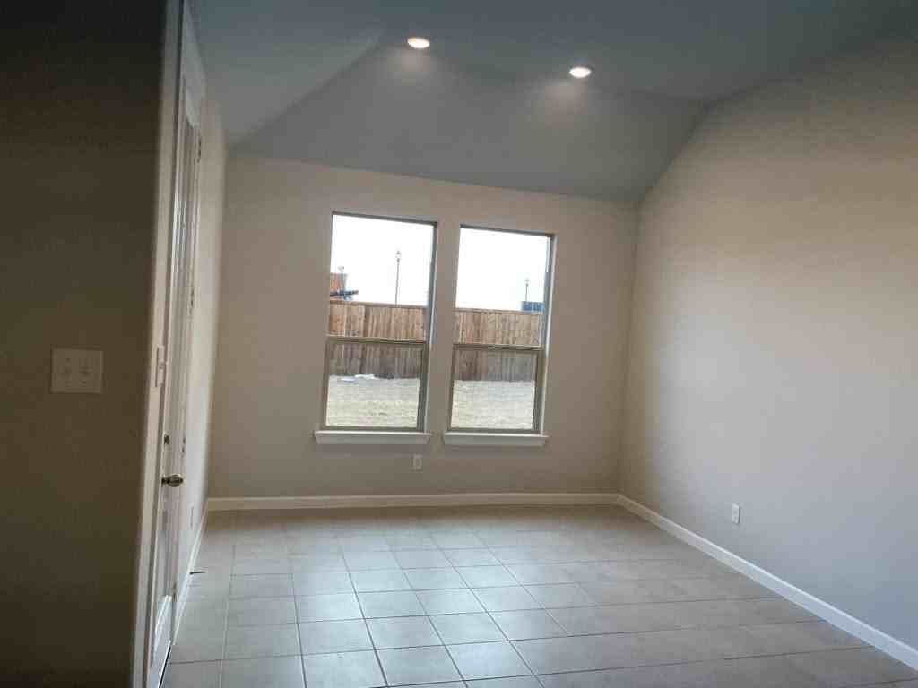 1306 Sundance Ln - Photo 7 of 19