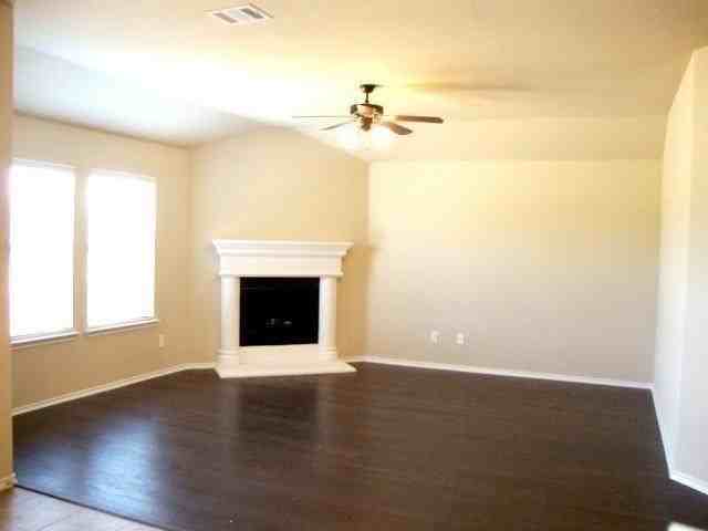1008 Evers Dr - Photo 4 of 16
